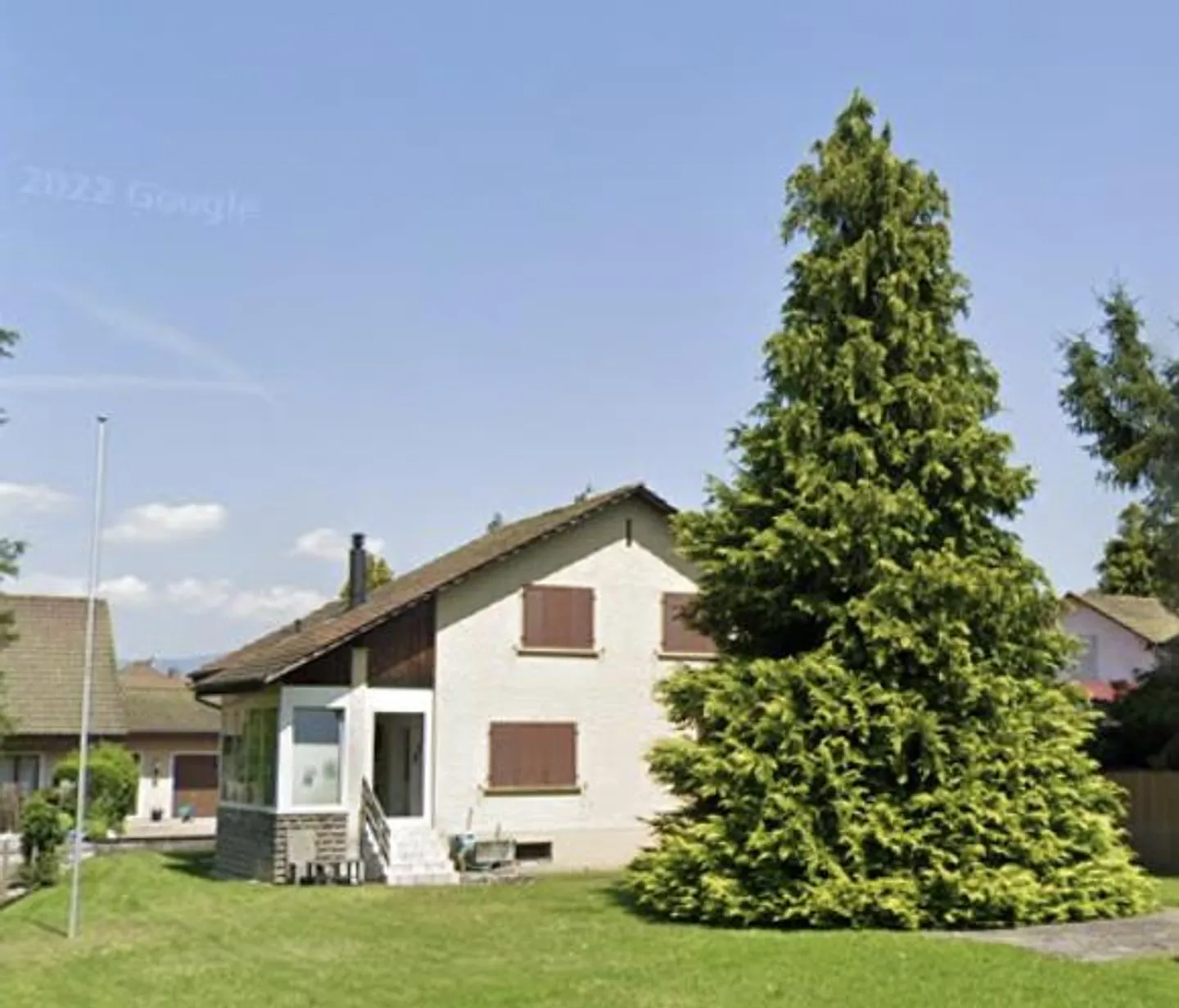 Detached single-family house with large plot - Photo 1 of 5