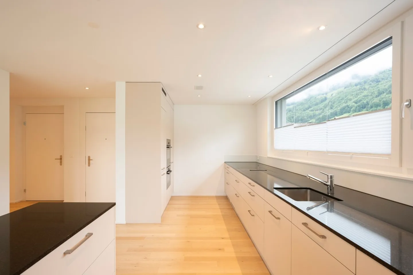 Luxuriöse Attikawohnung mit Seeblick - Foto 1 von 13