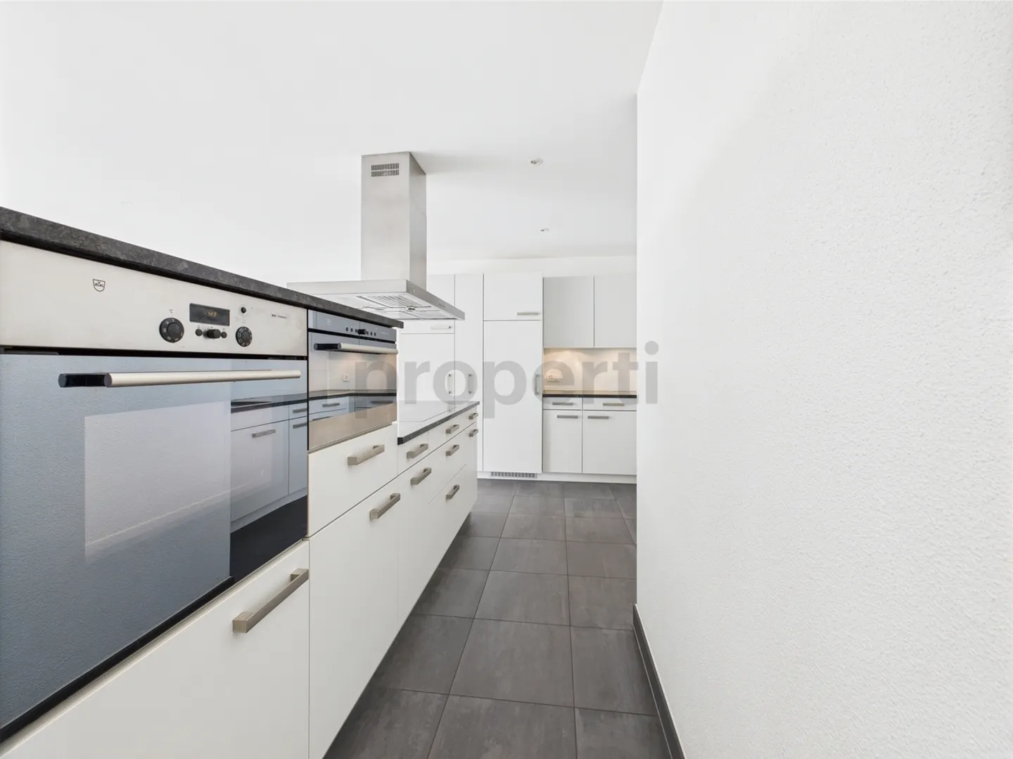 Spacious townhouse with garden and balcony in Schübelbach - Rent-to-own possible - Photo 5 of 13