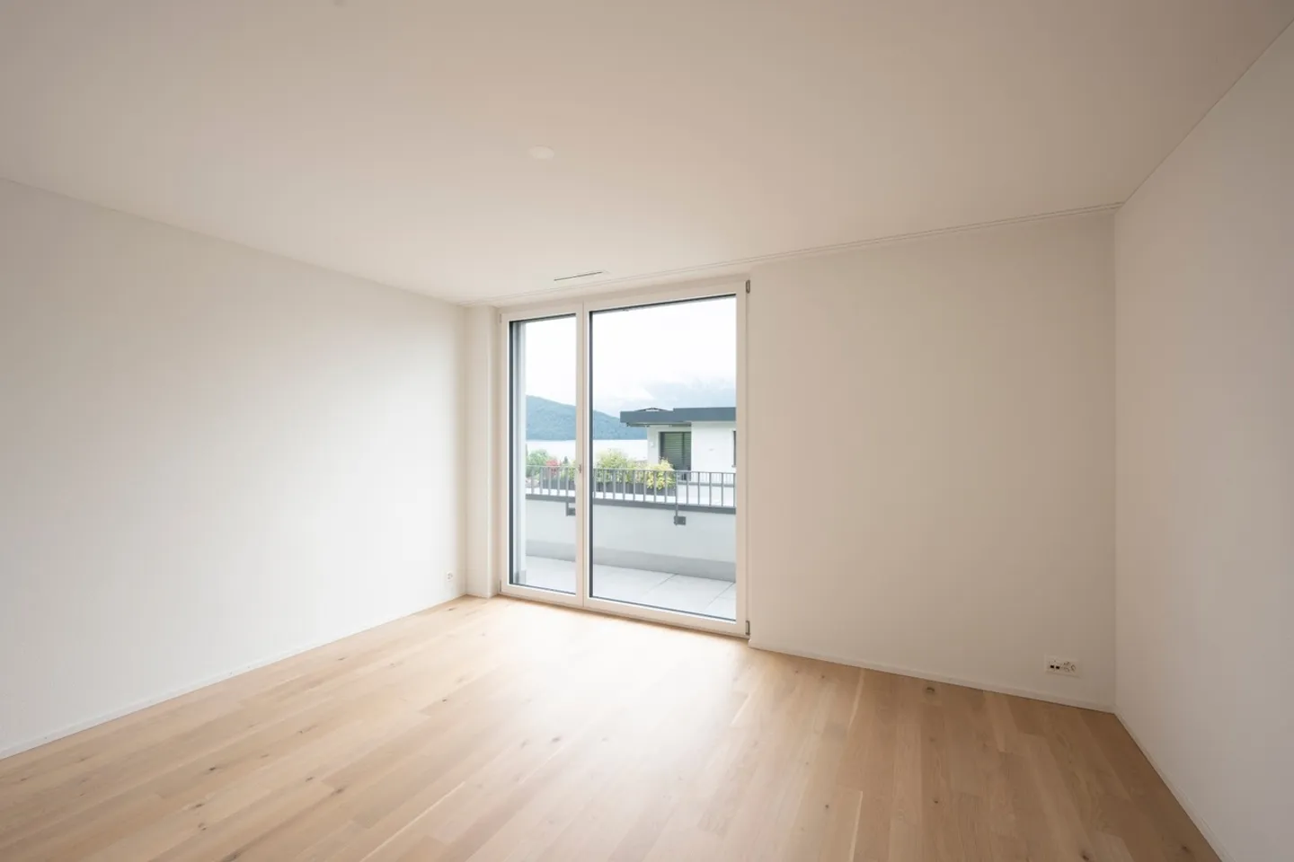 Luxuriöse Attikawohnung mit Seeblick - Foto 9 von 13
