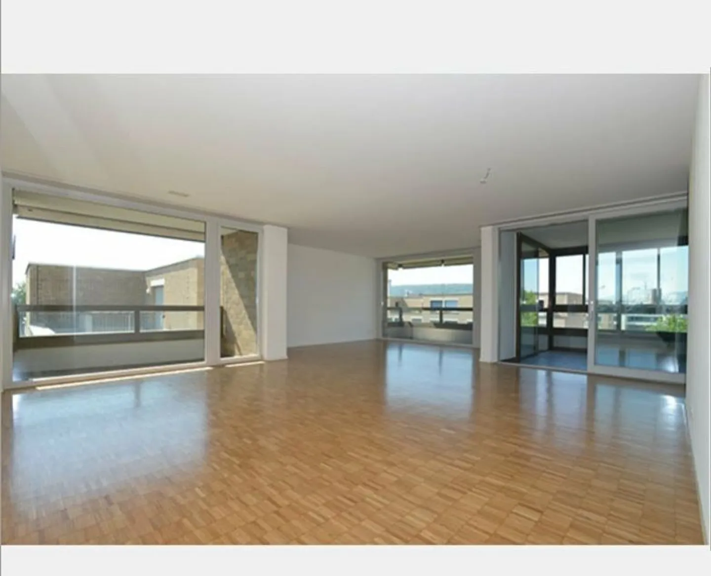 Glattparkwohnung mit Wintergarten - Foto 2 von 7