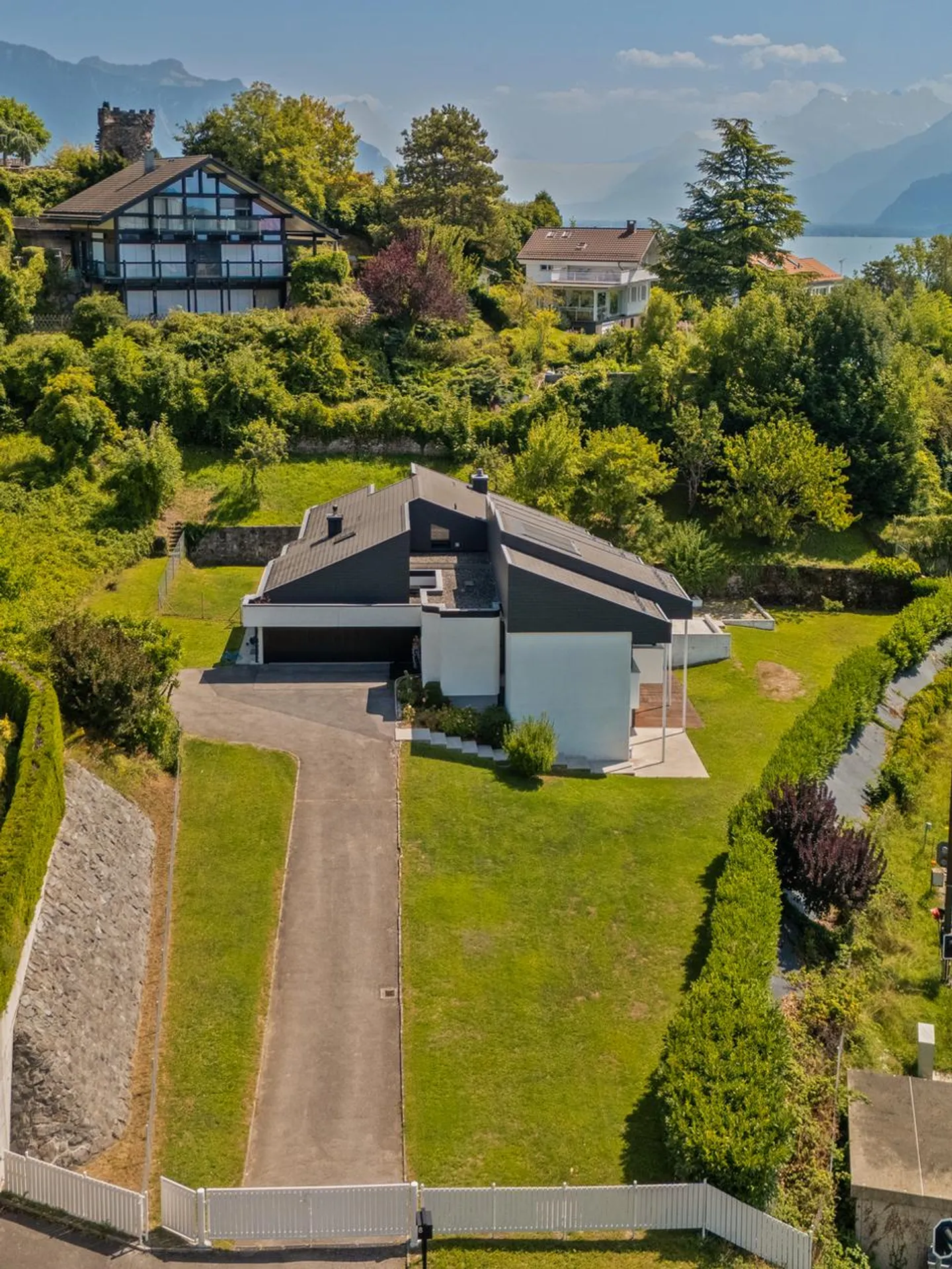 Unique ! Somptueuse propriété d'architecte dans un cadre résidentiel - Photo 1 sur 13