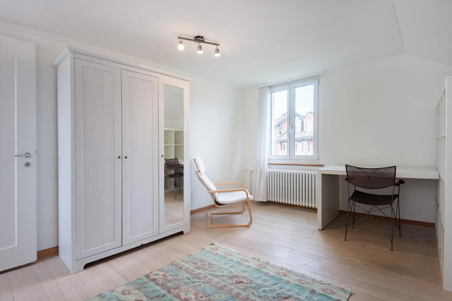 Single room in a 2-person shared apartment in newly renovated attic apartment - Photo 1 of 6
