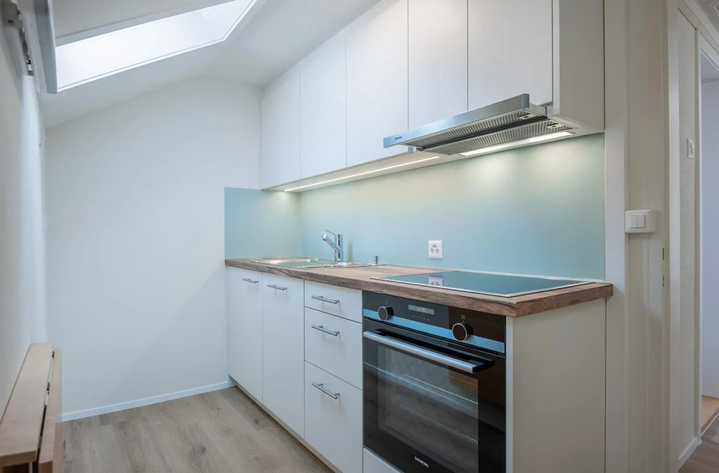 Single room in a 2-person shared apartment in newly renovated attic apartment - Photo 3 of 6