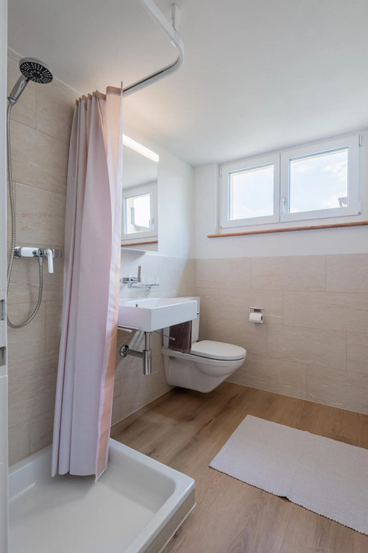 Single room in a 2-person shared apartment in newly renovated attic apartment - Photo 5 of 6