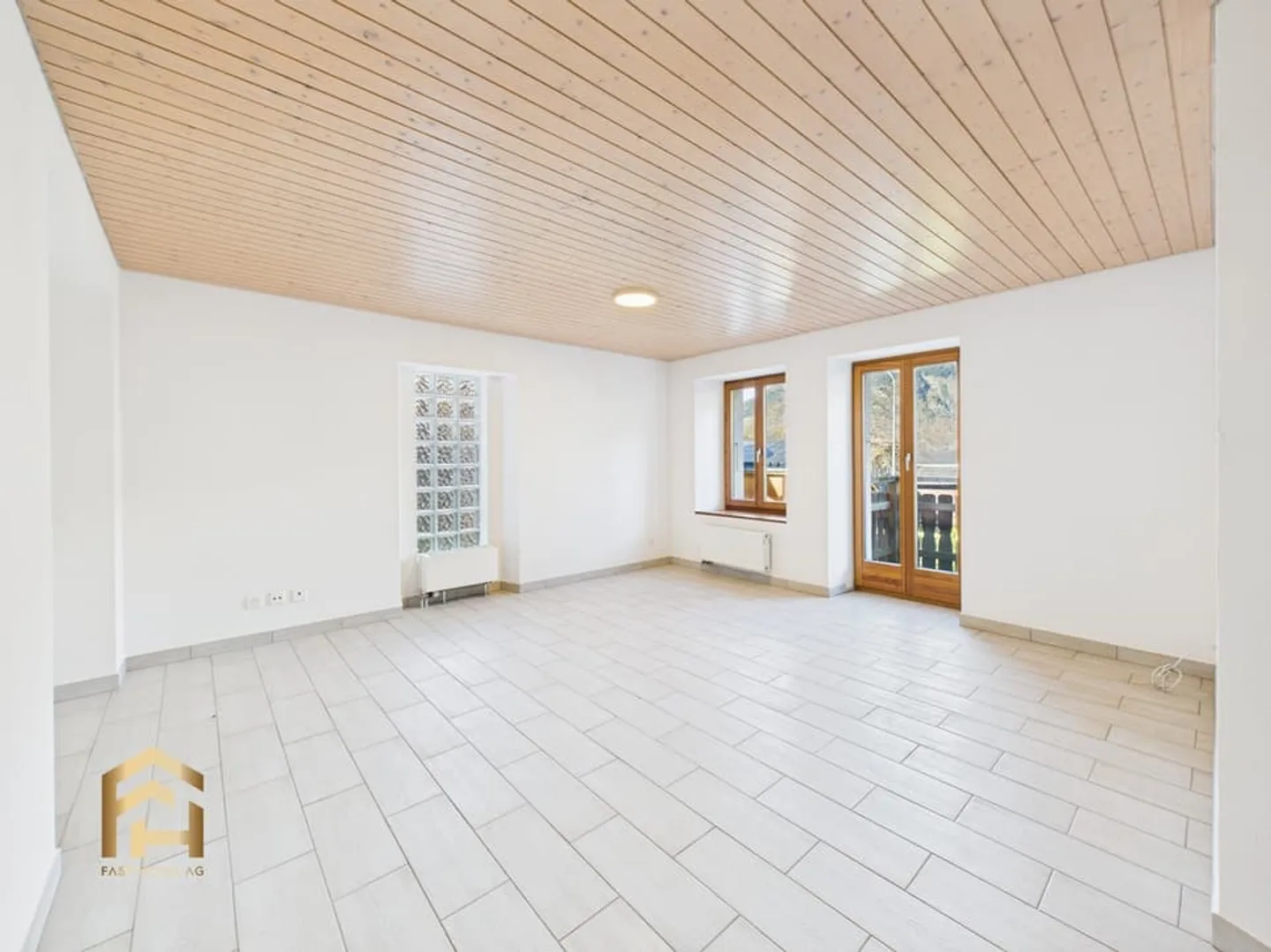 Attraktive 4.5-ZWG mit Balkon, Hobbyraum und privater Gartenoase - Foto 2 di 13