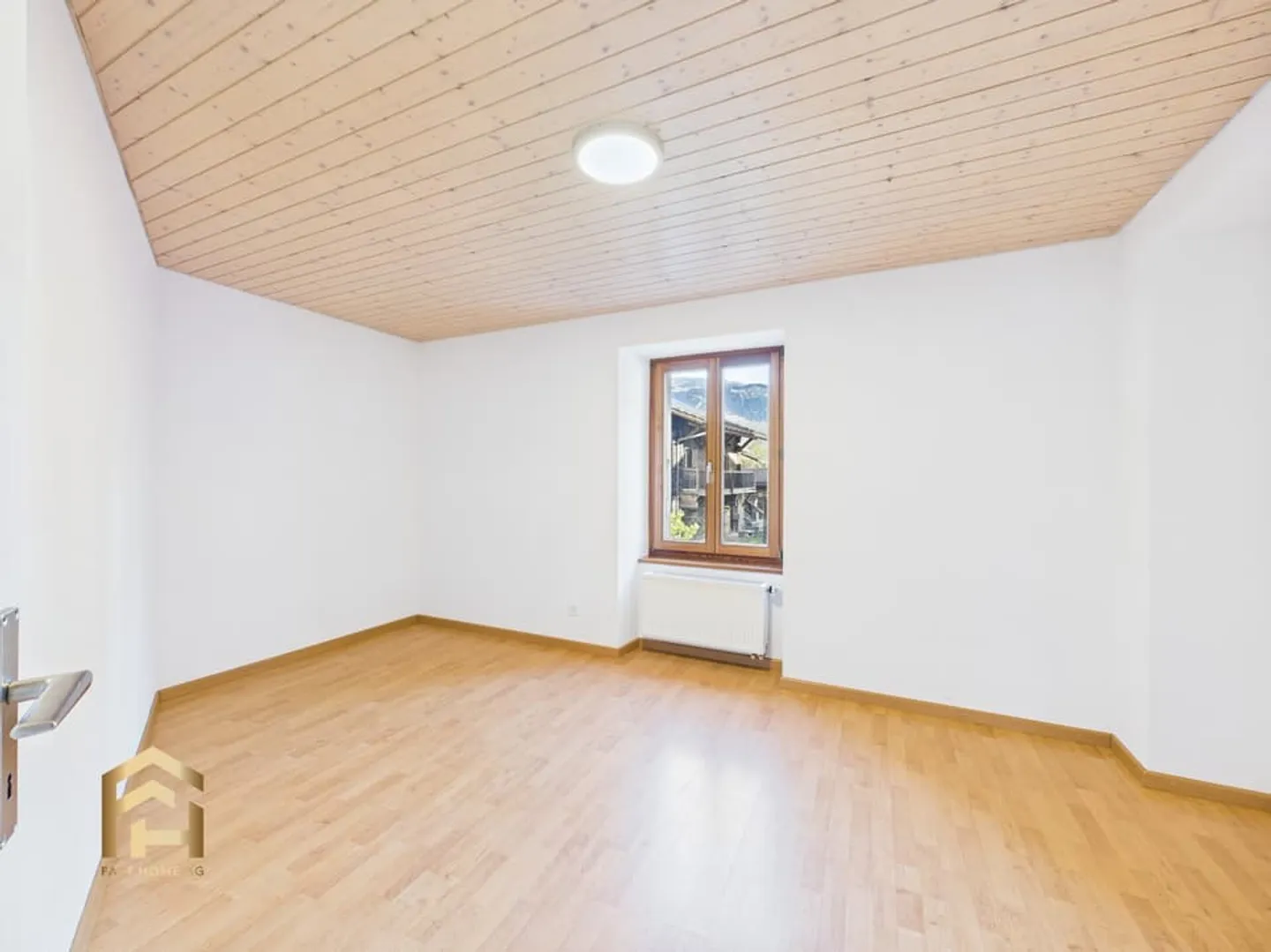 Attraktive 4.5-ZWG mit Balkon, Hobbyraum und privater Gartenoase - Foto 5 di 13