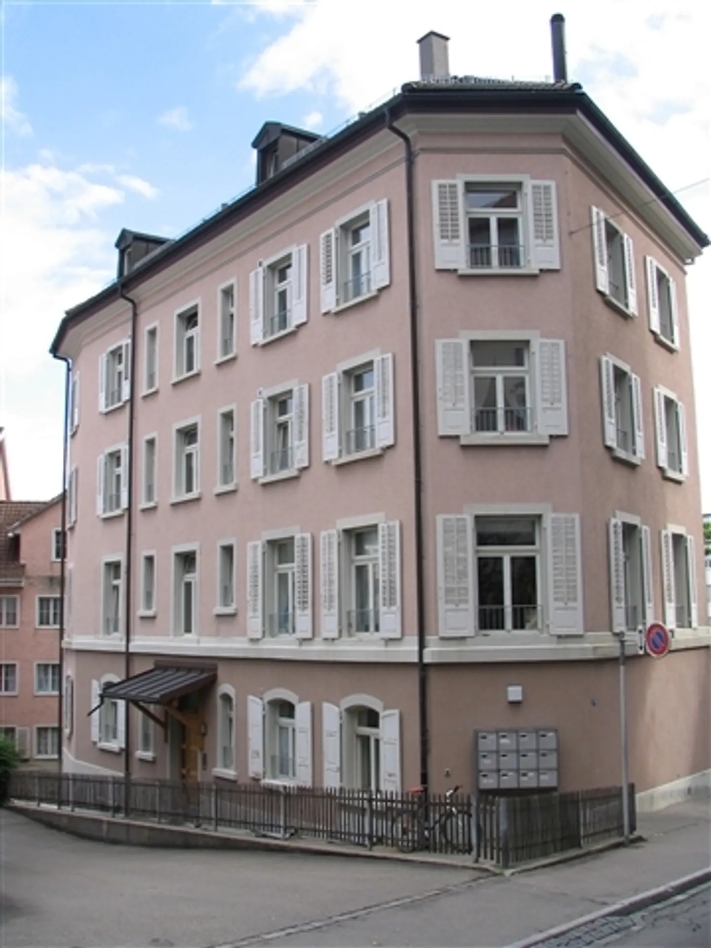Bright, spacious 2-room apartment - near university - Photo 1 of 6