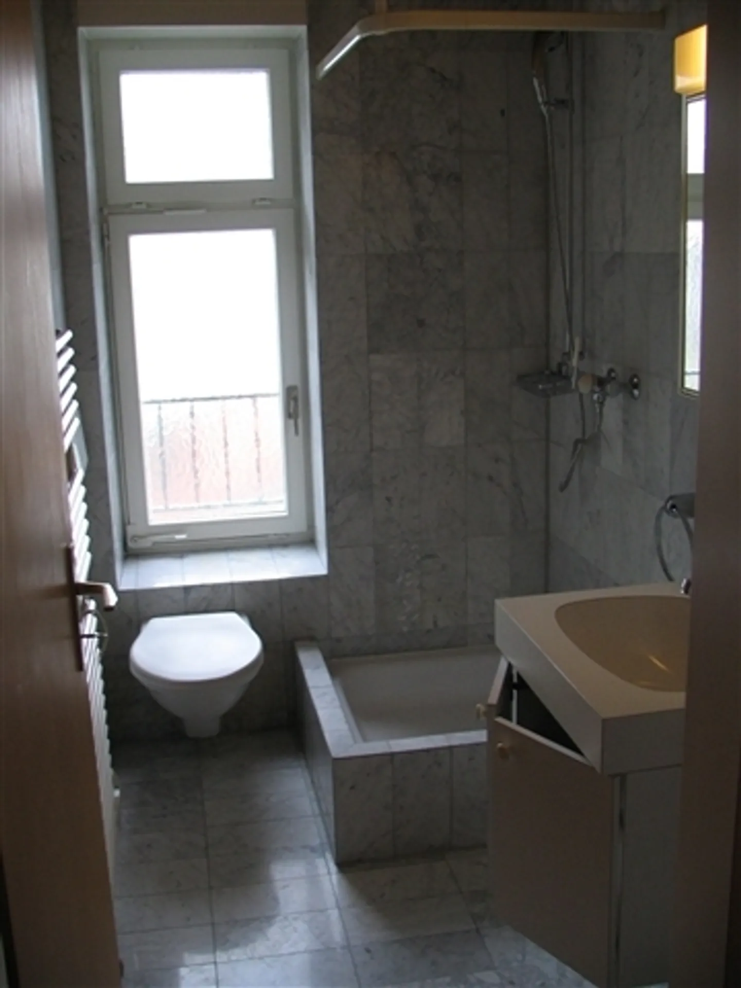 Bright, spacious 2-room apartment - near university - Photo 6 of 6