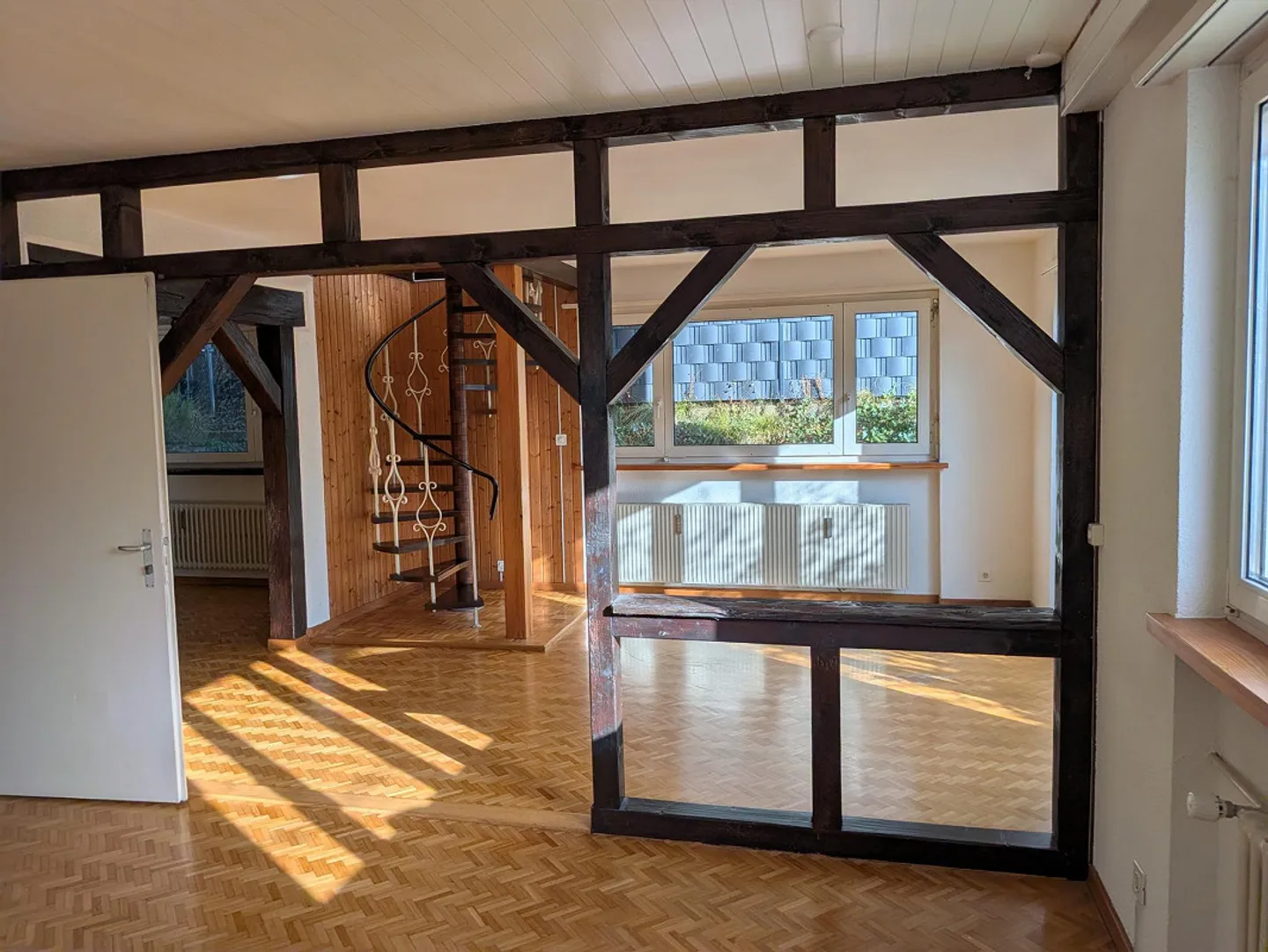 In a good location with caretaker job (part-time) - Photo 4 of 14