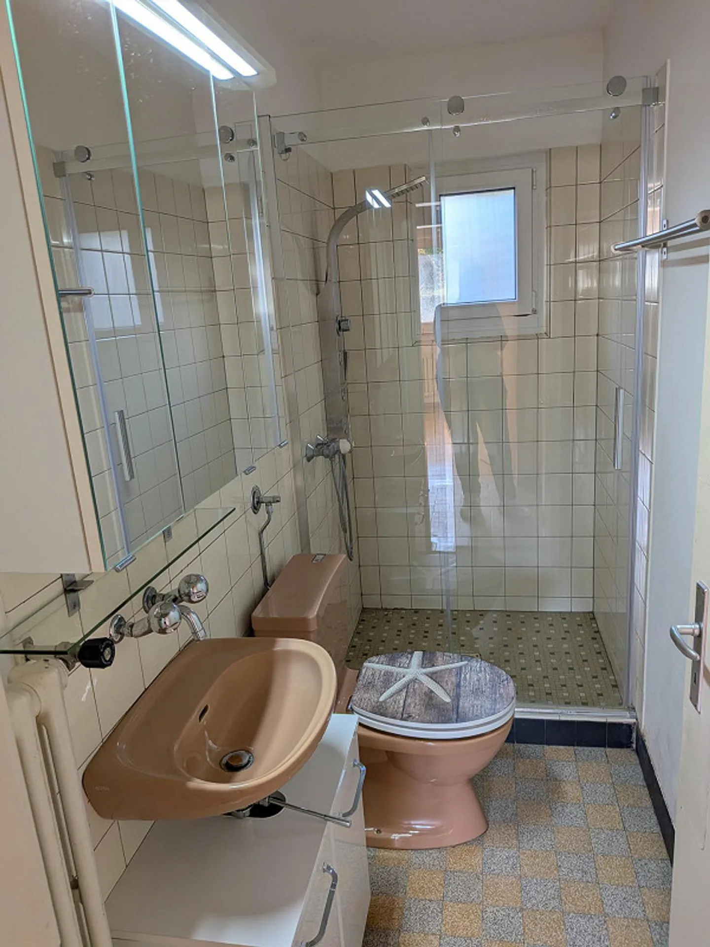 In a good location with caretaker job (part-time) - Photo 12 of 14