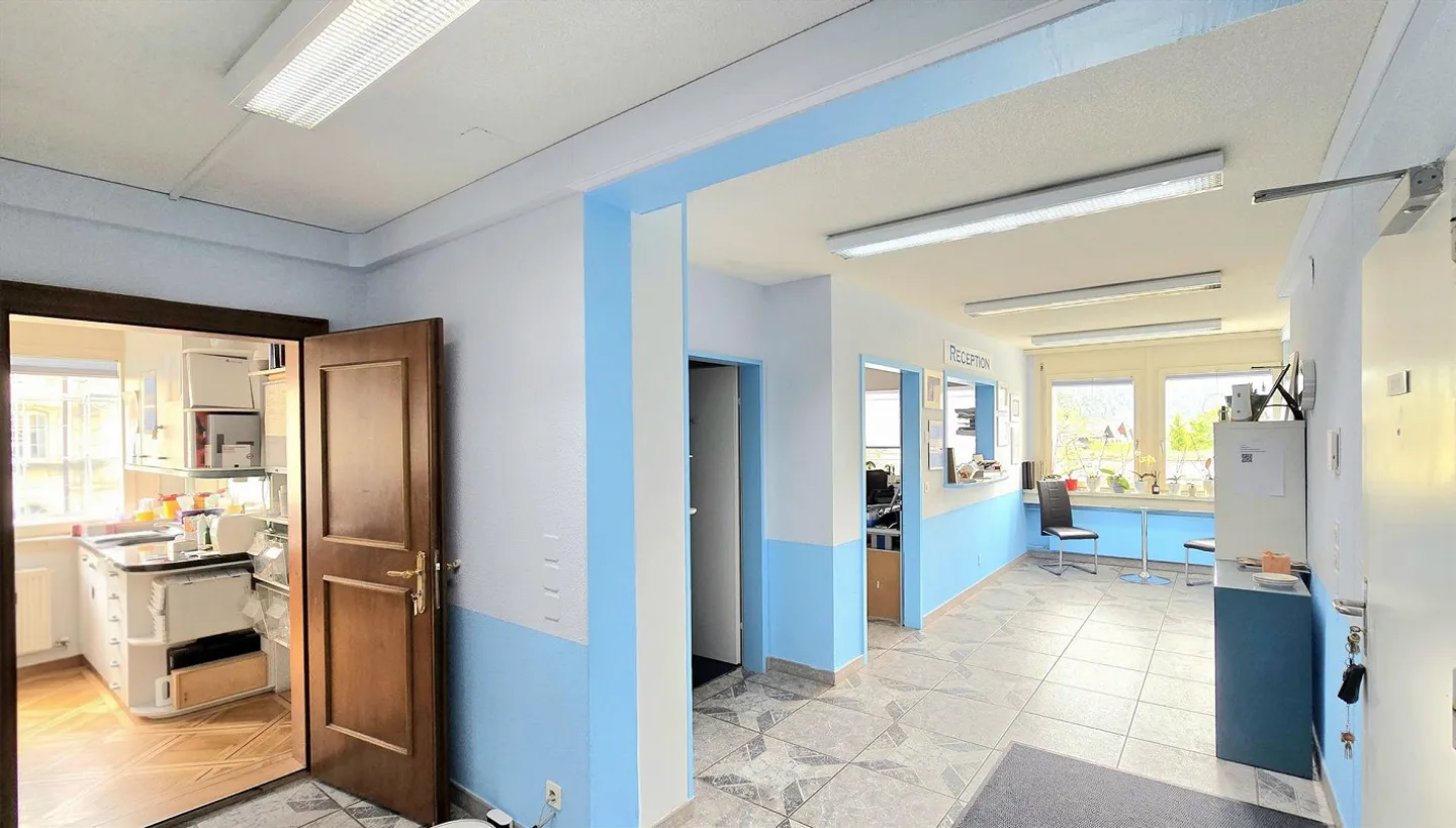Practice and commercial space in the best central location - Photo 2 of 12