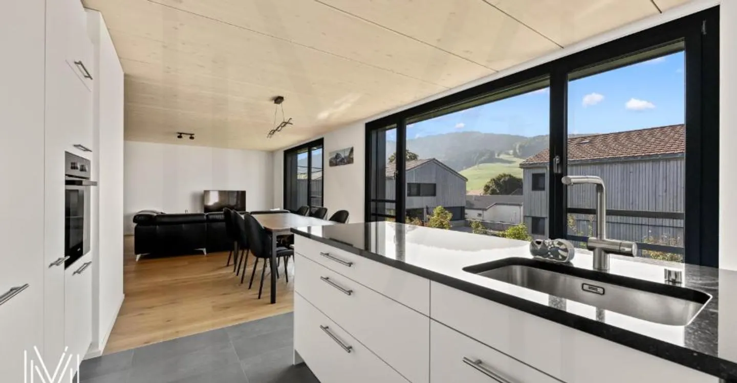 MAGNIFICENT CONTEMPORARY INDIVIDUAL HOUSE OF 5.5 ROOMS - Wooden architecture, modern comfort and quality of life between Fribourg and Bulle - Photo 7 of 12