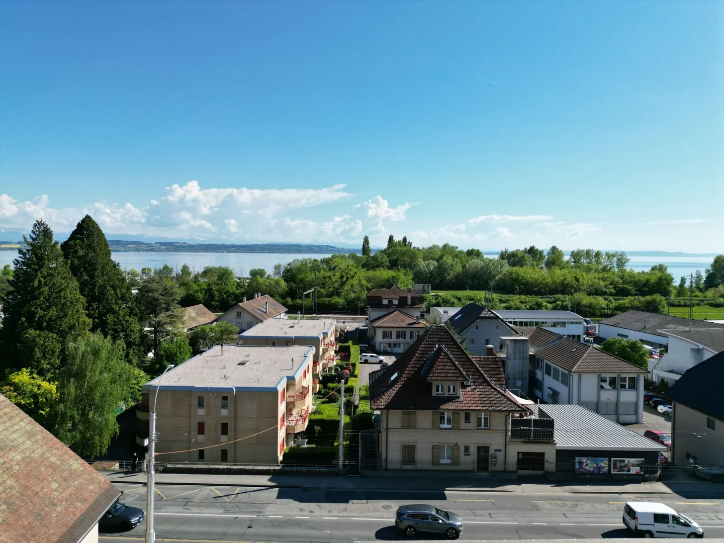 St-Blaise, edificio di 3 appartamenti da ristrutturare, posti auto - Foto 4 di 4
