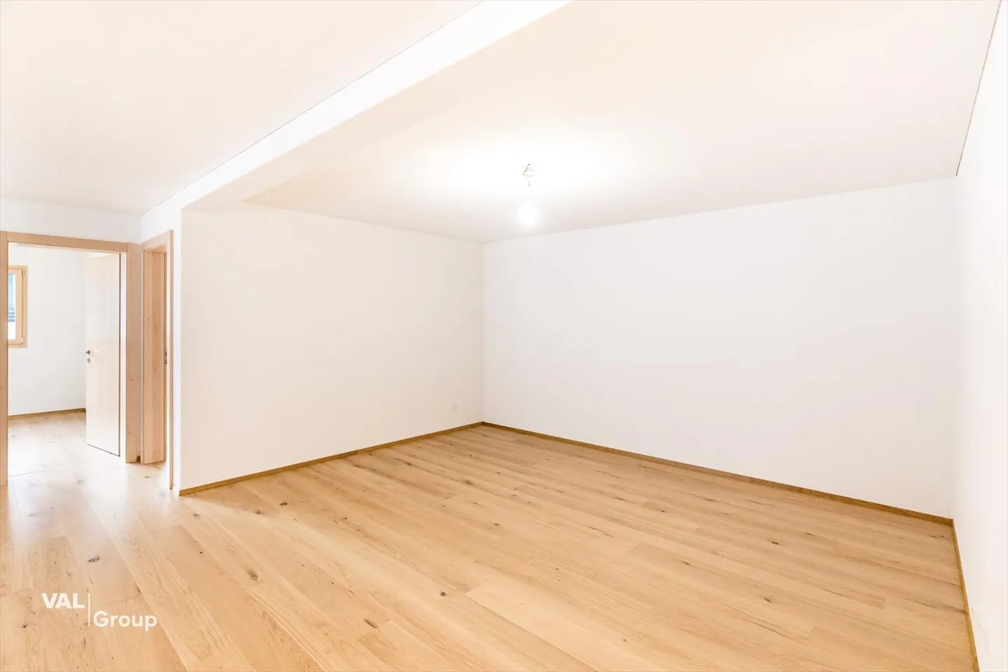 Appartamento moderno di 5,5 stanze con grande balcone - Foto 5 di 13