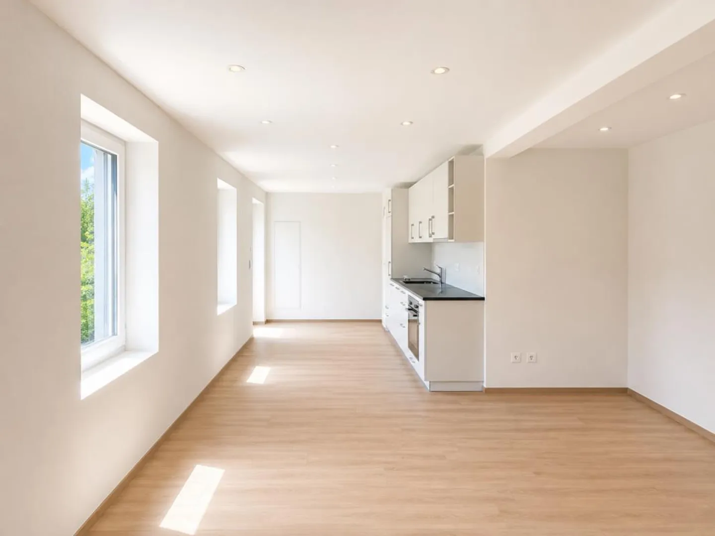 Appartamento moderno in città con layout intelligente e giardino - Foto 1 di 8