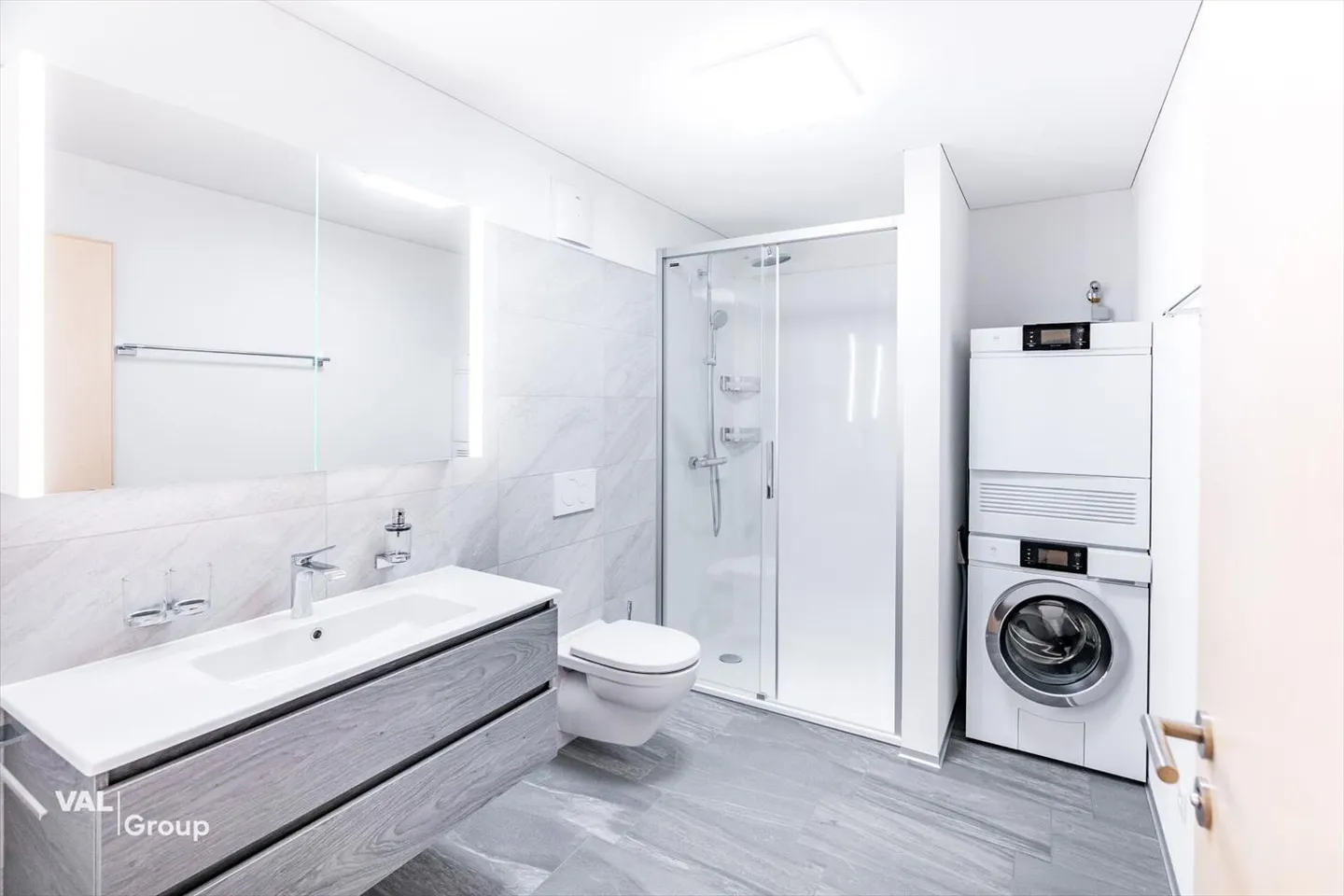 Appartamento moderno di 5,5 stanze con grande balcone - Foto 11 di 13