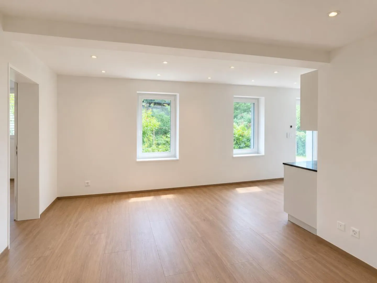 Appartamento moderno in città con layout intelligente e giardino - Foto 3 di 8