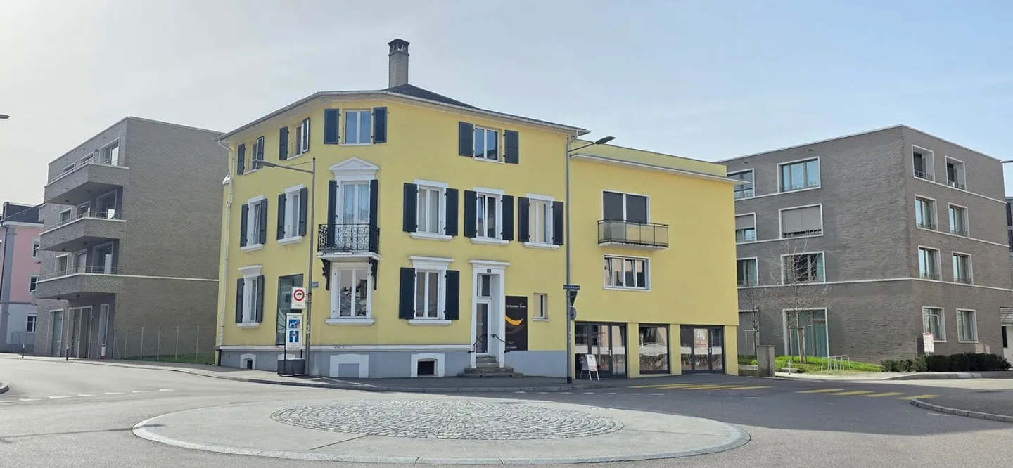 In the city center, 2 steps from the train station - Beautiful 2-room apartment with balcony - Photo 10 of 12