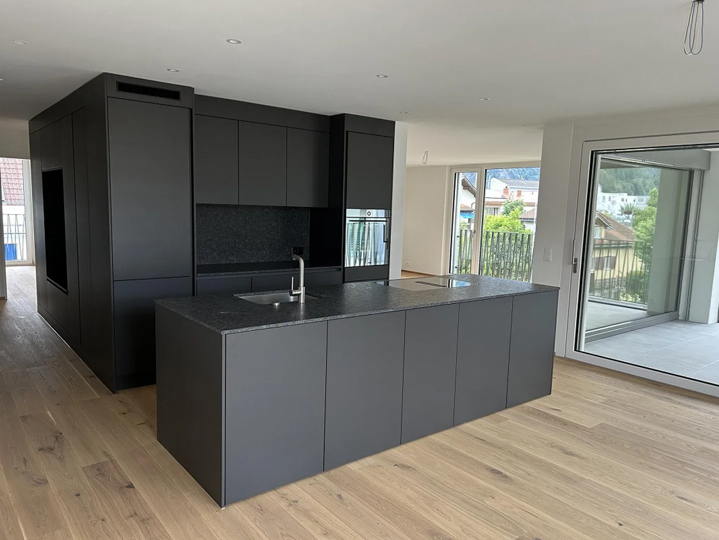 Modern 5.5-room new apartment in ownership standard - Photo 2 of 4