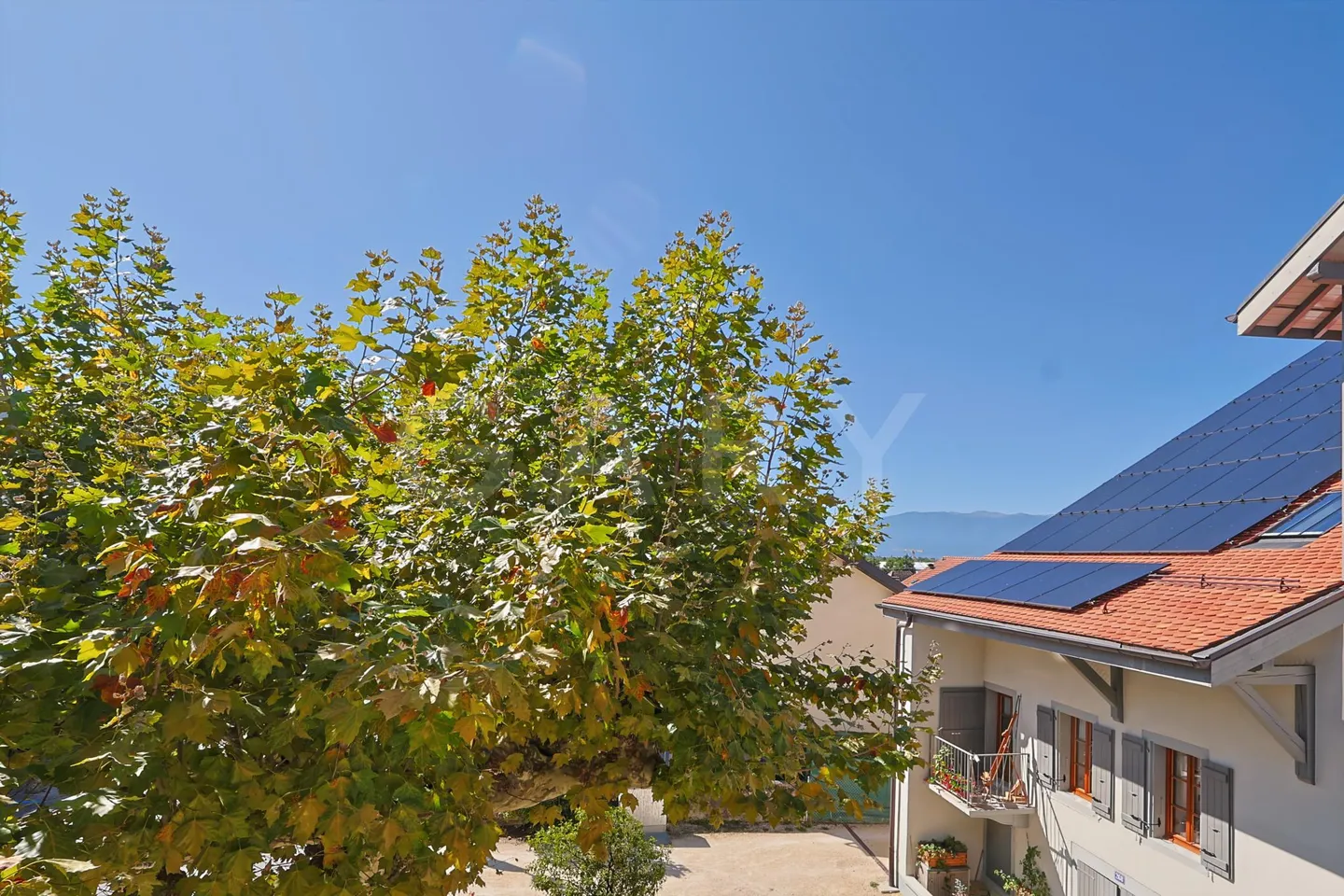 CASATAX - Appartement 5 pièces sur trois niveaux au cœur de Bernex - Photo 3 sur 15