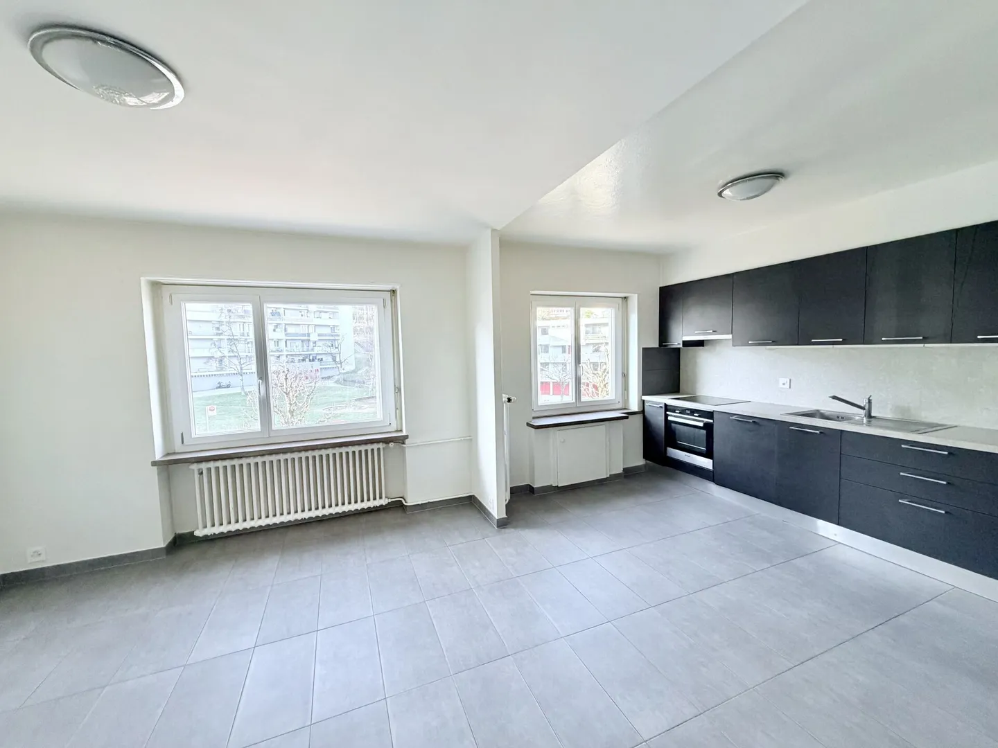 Ideally located! 3.0 room apartment with balcony - Photo 2 of 8