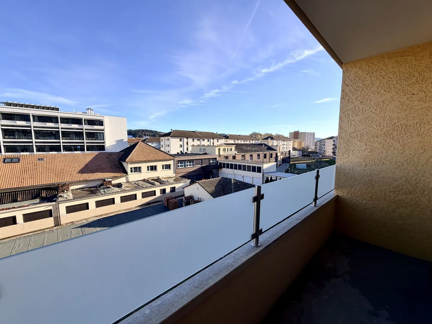 Ideally located! 3.0 room apartment with balcony - Photo 7 of 8