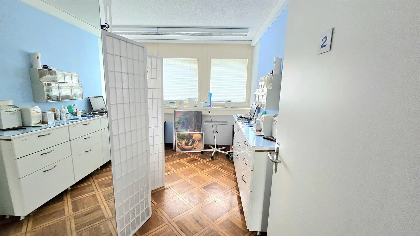 Practice and commercial space in the best central location - Photo 7 of 12