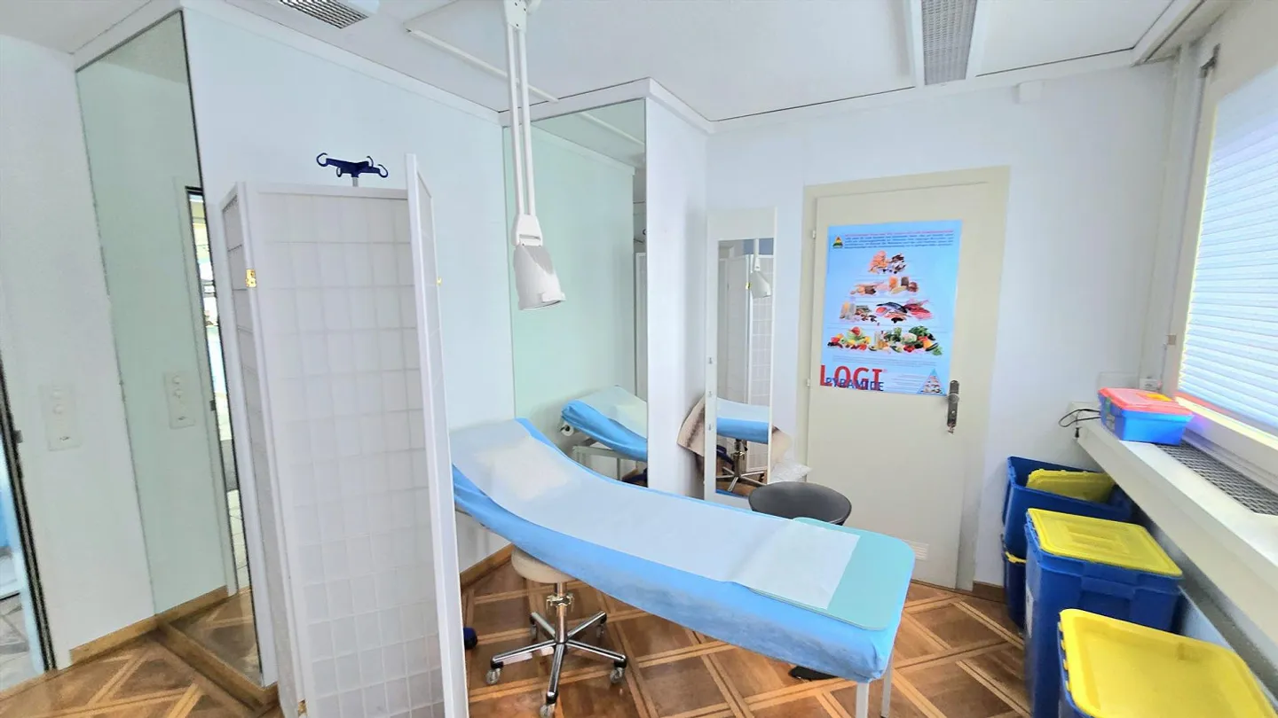 Practice and commercial space in the best central location - Photo 8 of 12