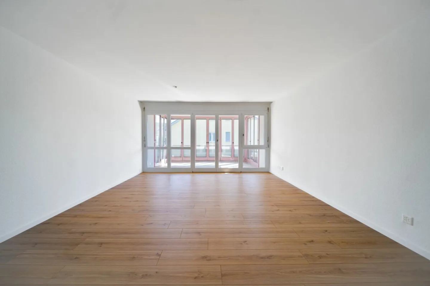 Helle 4.5-Zimmer-Wohnung mit Wintergarten - Foto 6 von 12