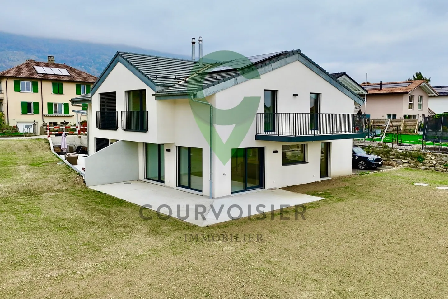 Stupenda villa gemella con vista alpina - Foto 3 di 11