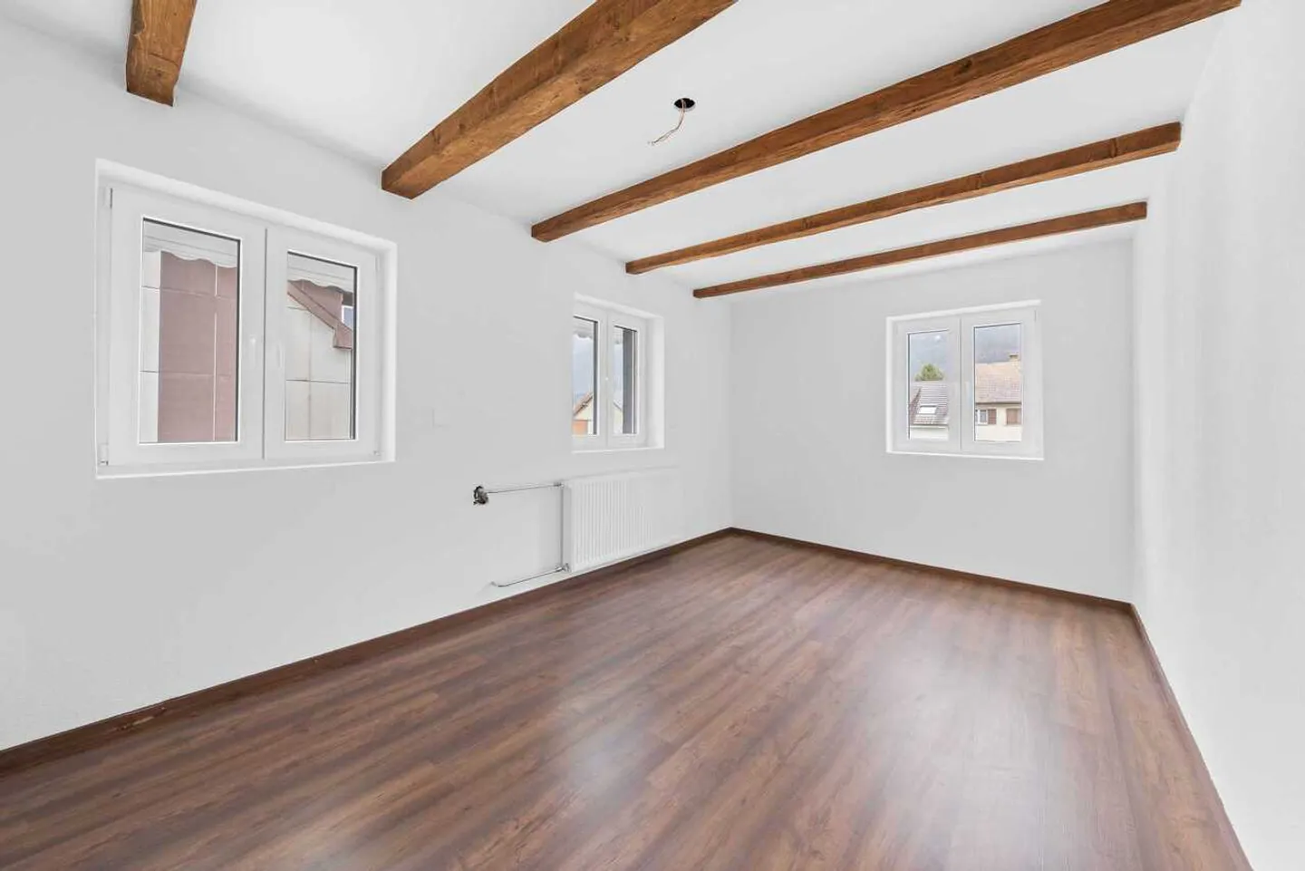 Fully renovated 4.5-room semi-detached house for sale, Welschenrohr - Photo 6 of 13