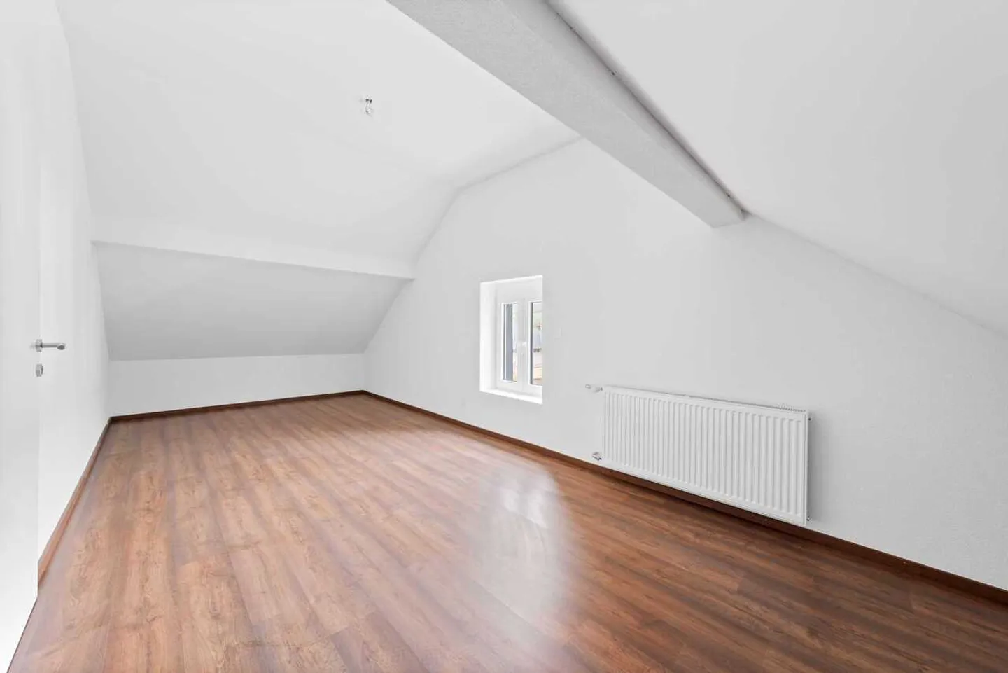 Fully renovated 4.5-room semi-detached house for sale, Welschenrohr - Photo 9 of 13