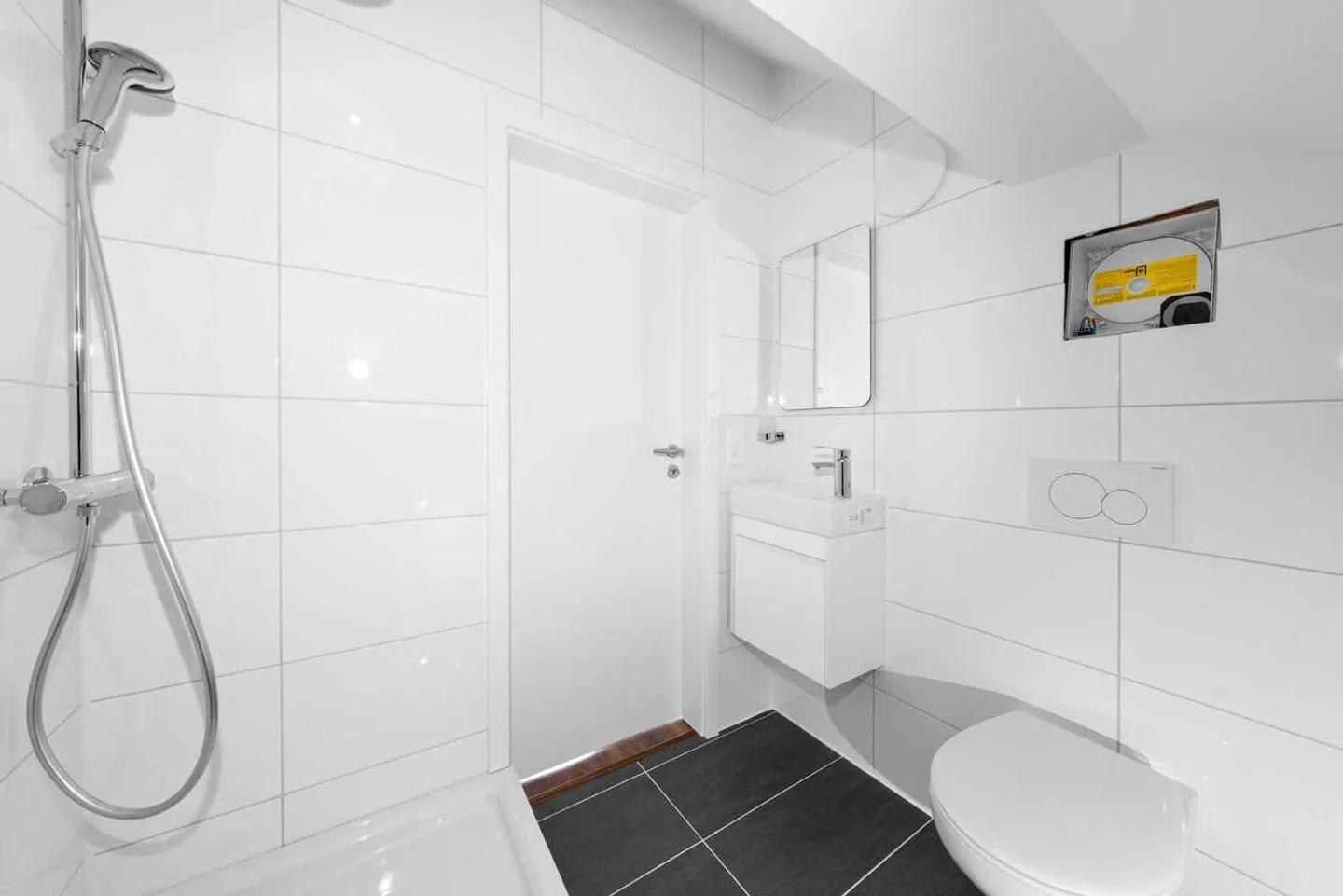 Fully renovated 4.5-room semi-detached house for sale, Welschenrohr - Photo 11 of 13