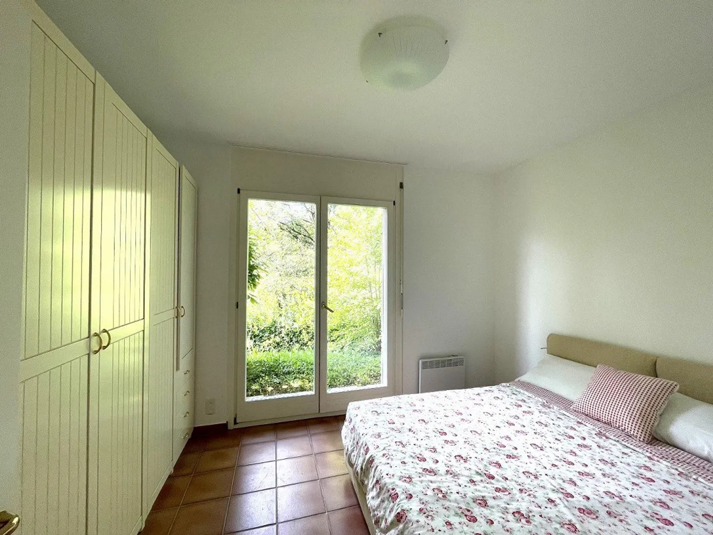 Casa unifamiliare in stile villa con giardino, in assoluta privacy - Foto 11 di 13