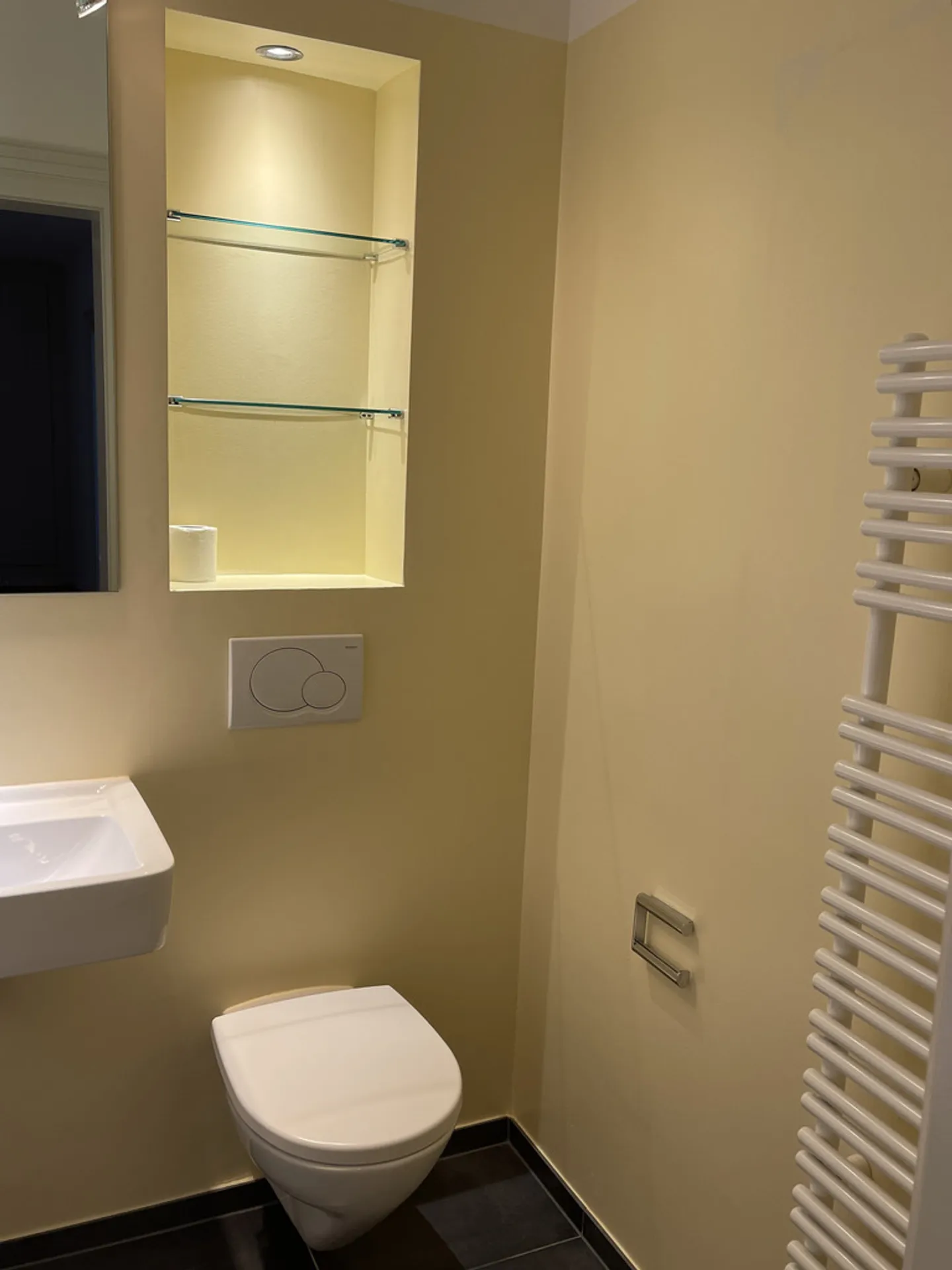 Dreamlike Old Building Apartment - Photo 9 of 12