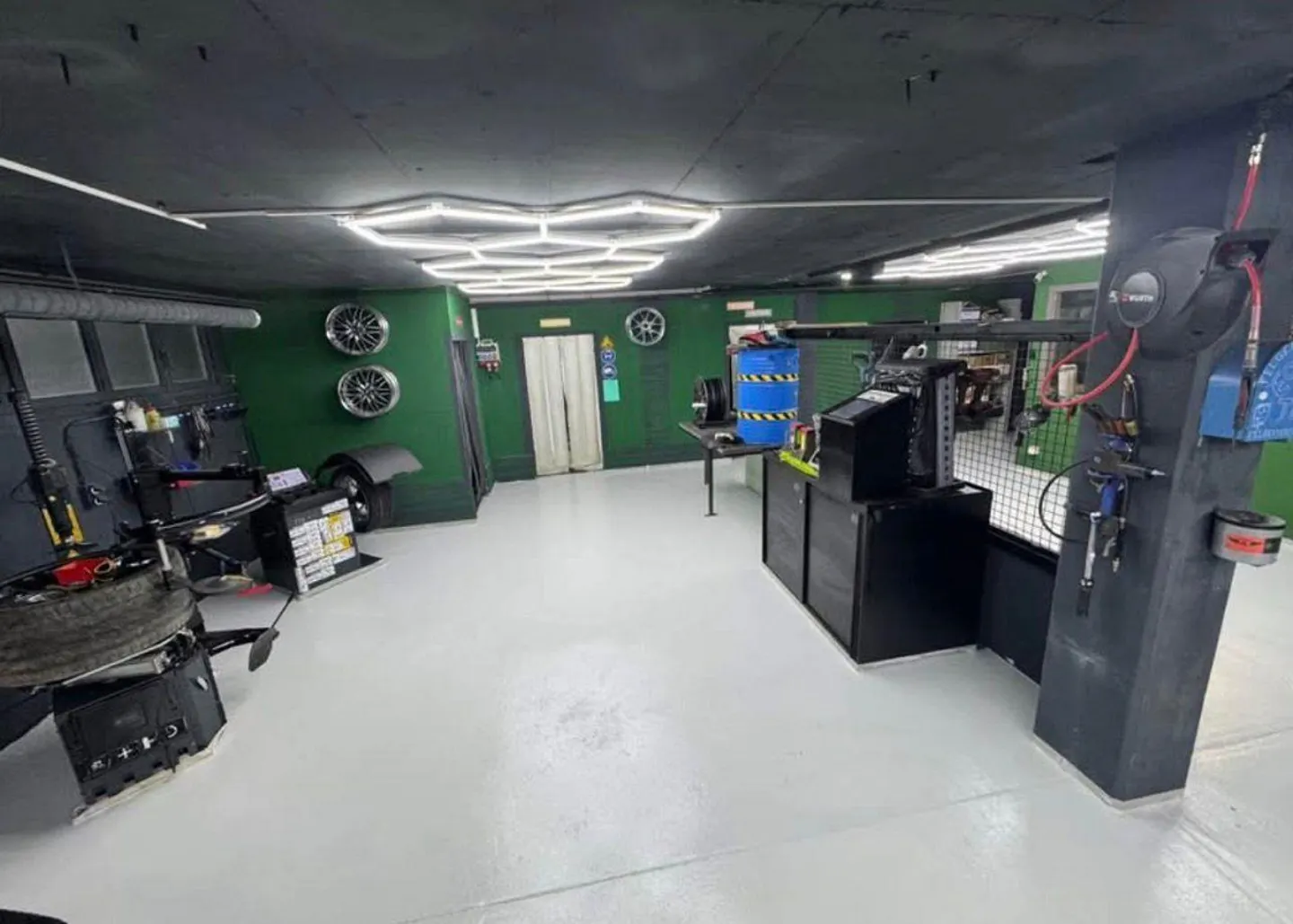 Commercial space or storage room in Vilters-Wangs - Photo 4 of 6