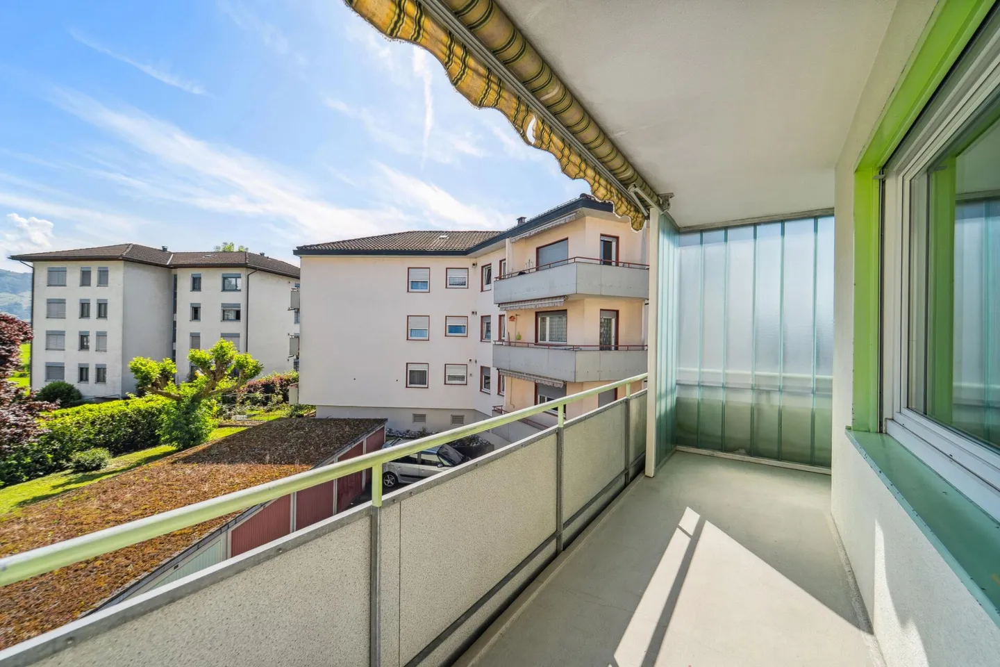 Central & Renovated: 4.5-Room Apartment in Top Condition - Photo 13 of 16