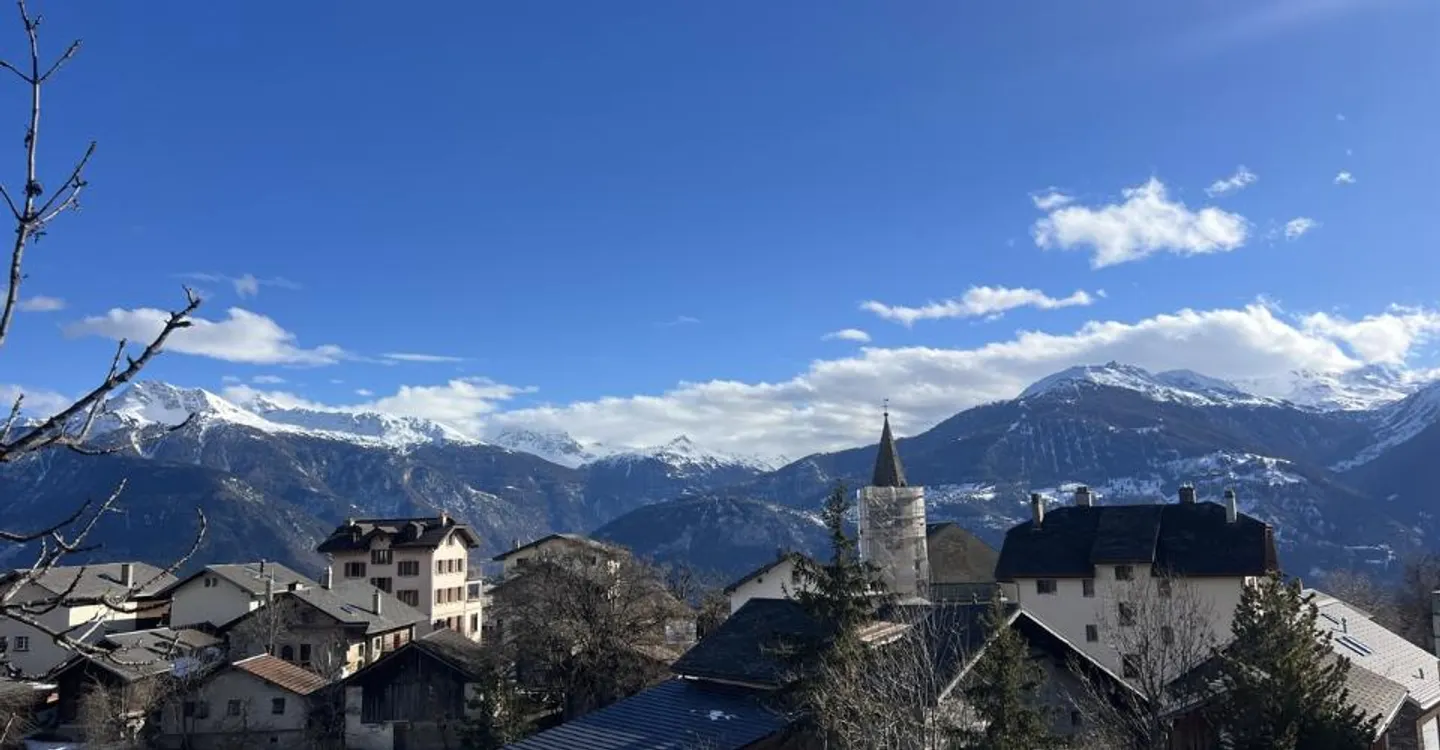 Affitto annuale: appartamento nuovo nel cuore del villaggio di Montana - Foto 3 di 4
