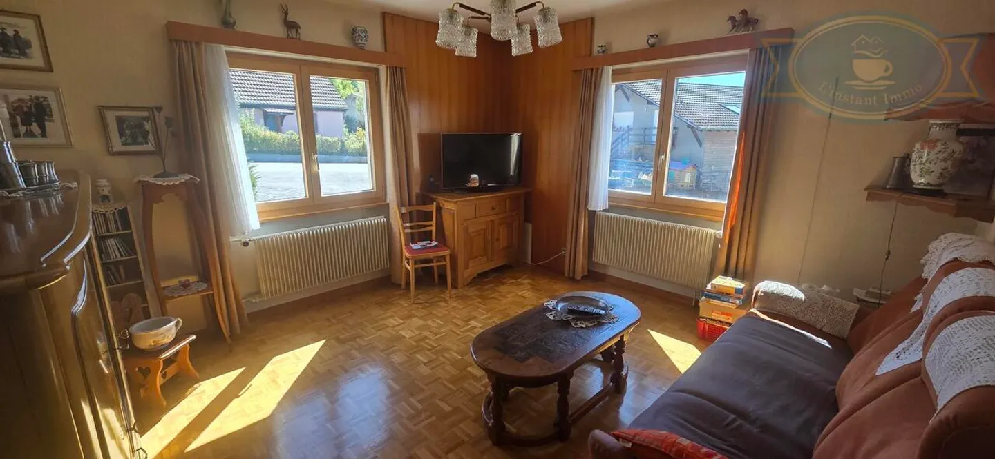 Family house with garden and unobstructed view - Photo 3 of 11