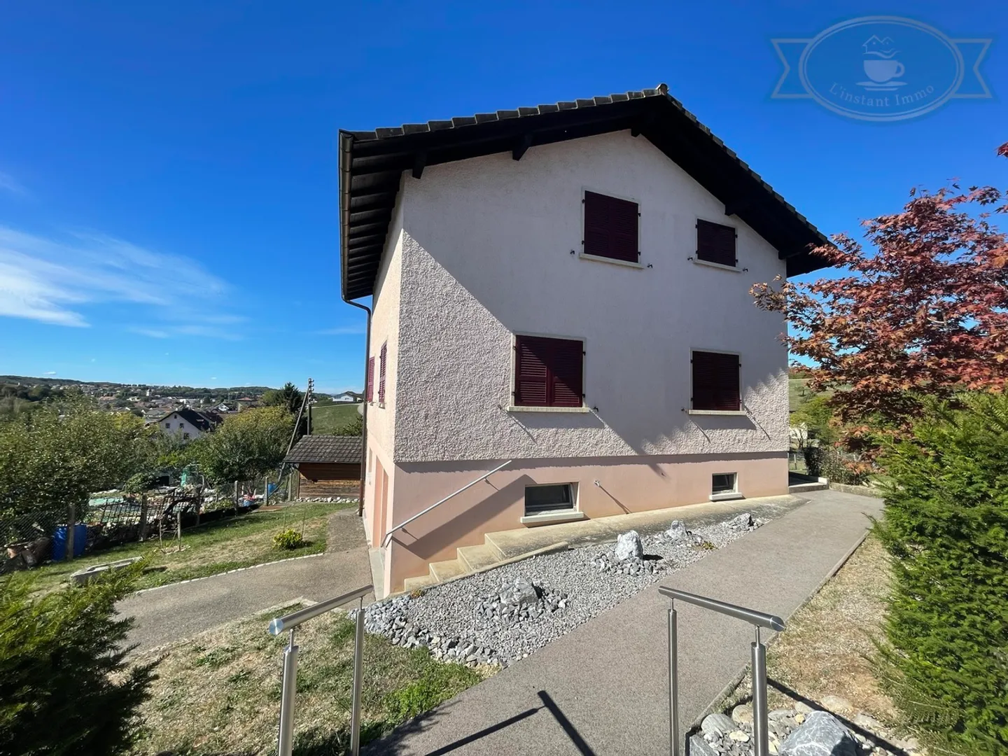 Family house with garden and unobstructed view - Photo 11 of 11
