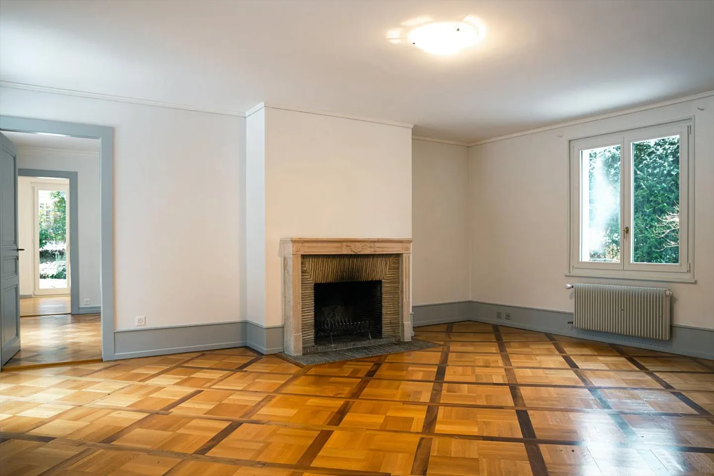 Lausanne: Renovierte Familienhaus mit außergewöhnlichem Garten - Foto 4 von 13