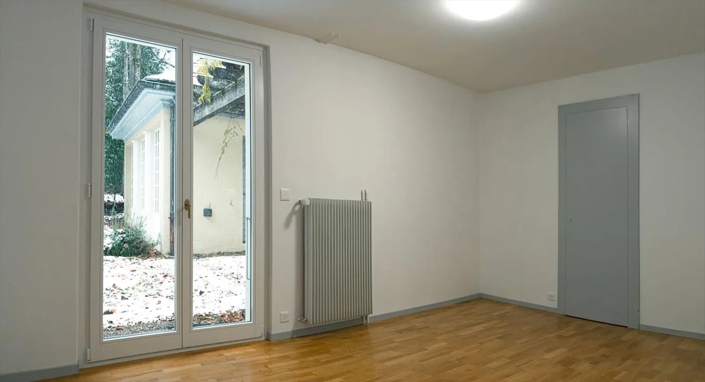 Lausanne: Renovierte Familienhaus mit außergewöhnlichem Garten - Foto 11 von 13