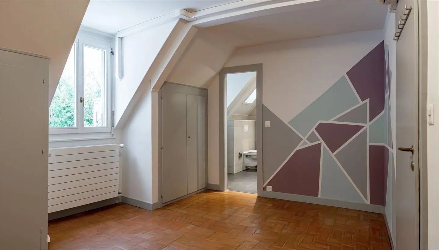 Lausanne: Renovierte Familienhaus mit außergewöhnlichem Garten - Foto 9 von 13