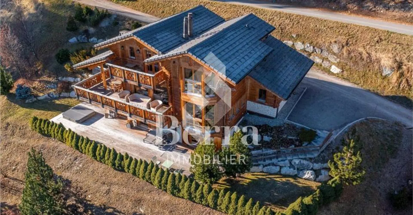 Chalet di Lusso con Vista Montagna - Foto 2 di 13