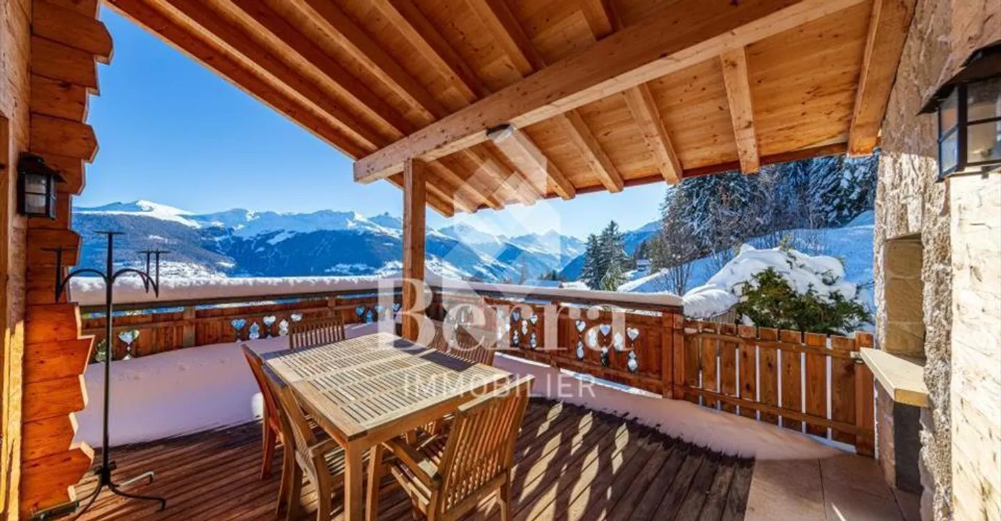Chalet di Lusso con Vista Montagna - Foto 3 di 13