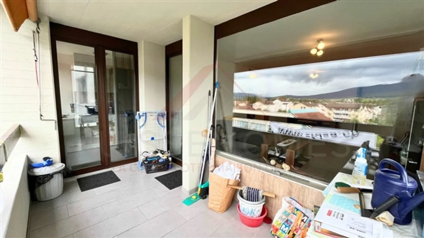 Rare bright 3.5 room apartment in Delémont of 85 m² with terrace and panoramic view - Photo 5 of 16
