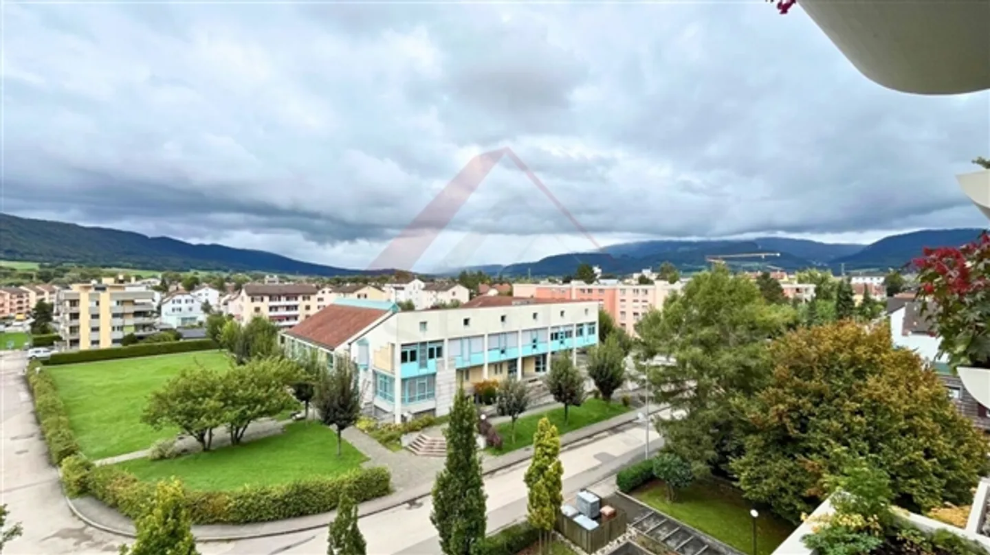 Rare bright 3.5 room apartment in Delémont of 85 m² with terrace and panoramic view - Photo 7 of 16