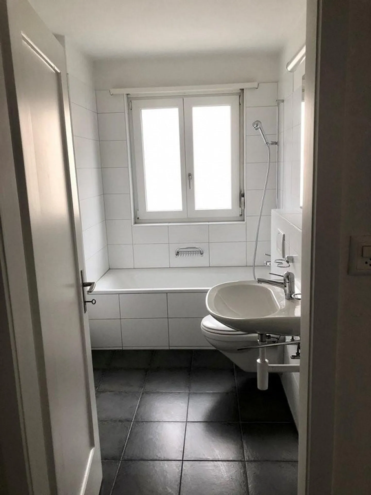 Helle 3-Zimmer-Wohnung in Biel - Foto 3 von 9