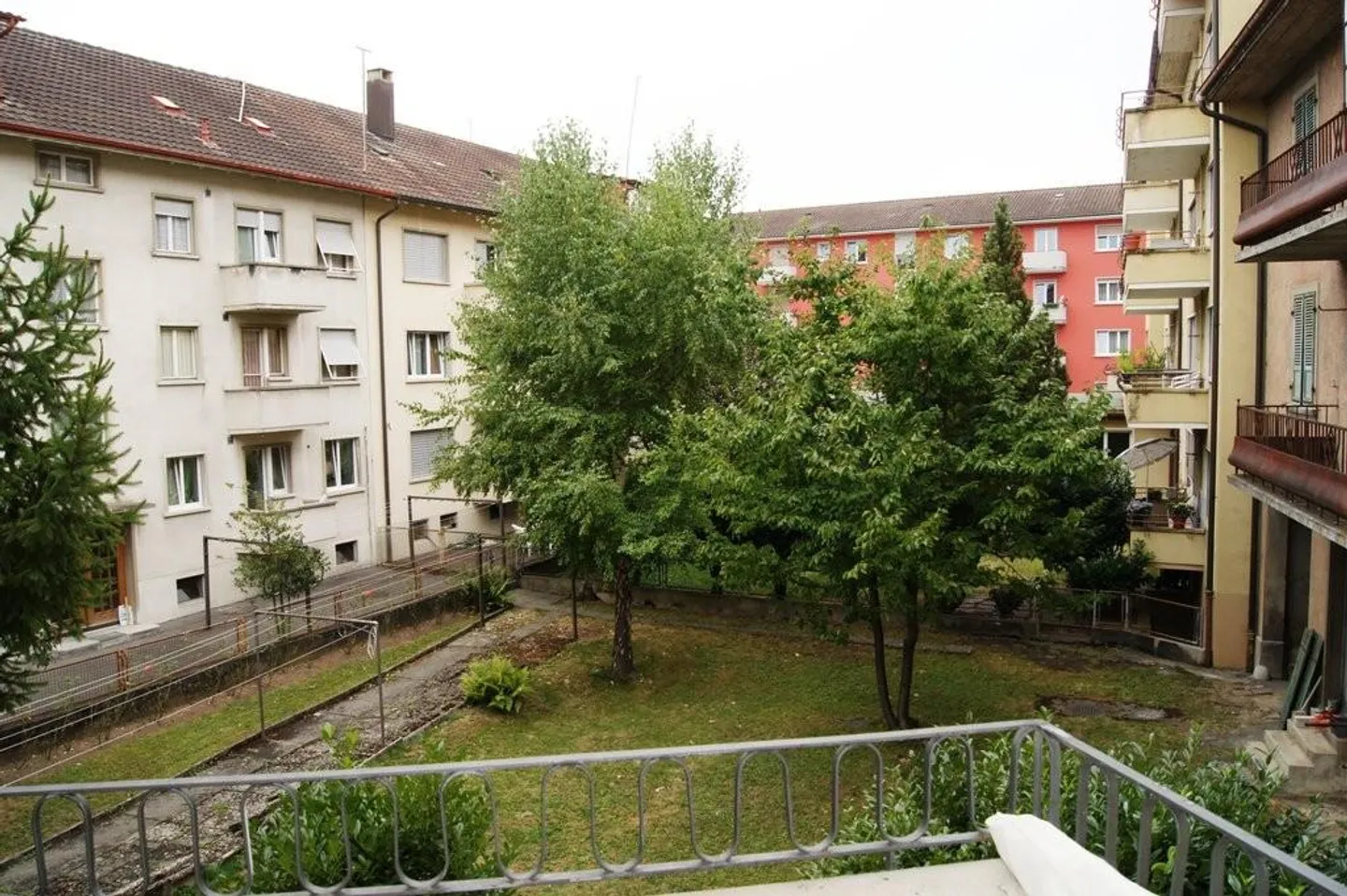 Helle 3-Zimmer-Wohnung in Biel - Foto 8 von 9